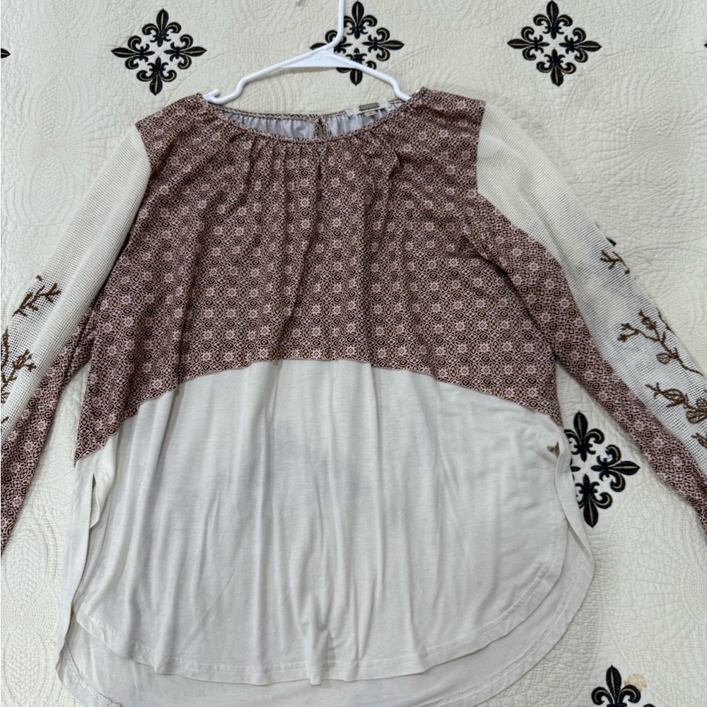 Gimmicks by BKE Floral Blouse - Cream and Brown